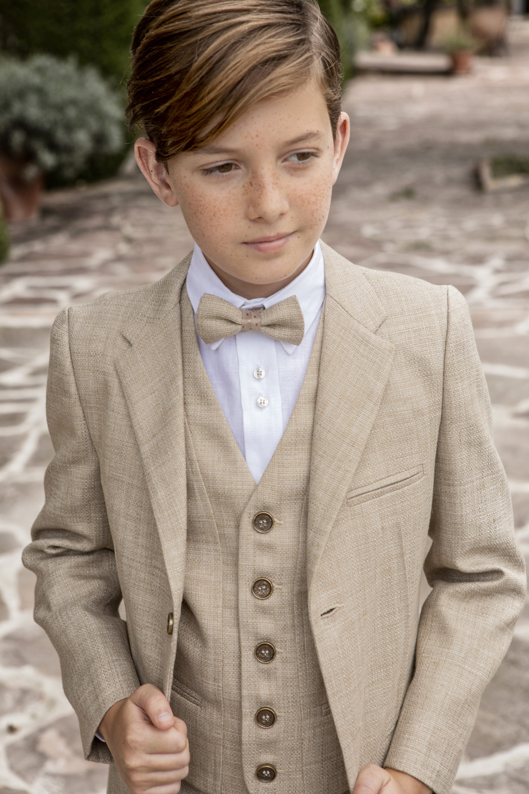 Traje de comunión vintage gris claro - Imagen 4