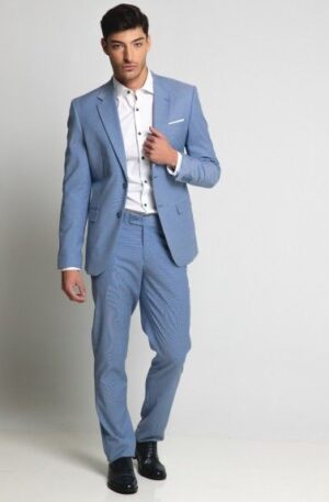 Traje celeste de invitado