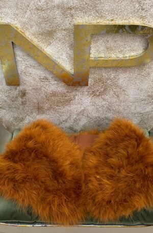 Estola de pelo de avestruz color miel