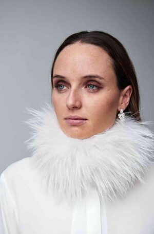 Cuello de piel de zorro blanco