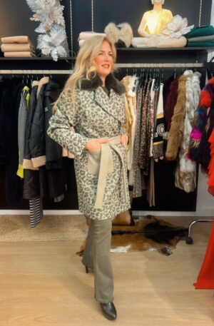 Abrigo Animal print verde