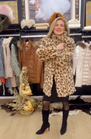 Abrigo de conejo animal print Larios