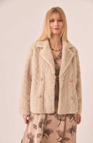 Abrigo Eco piel corto pelo trenzado