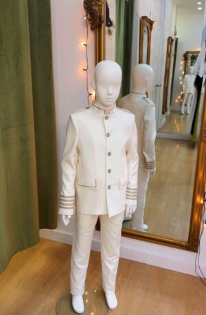 Traje de comunión blanco de lino con casaca