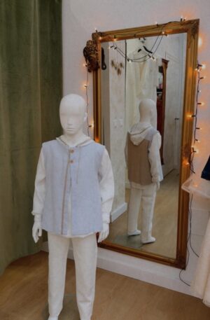 Conjunto de chaleco y camisa con capucha de lino para comunión